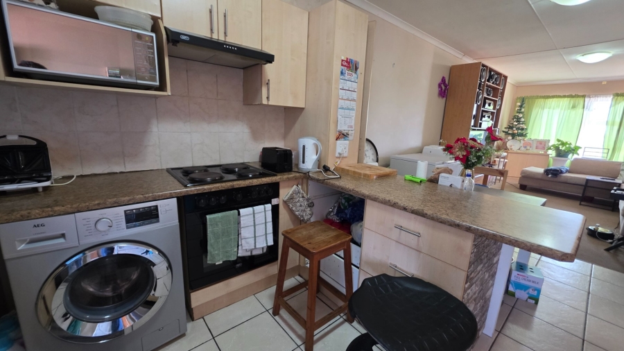 2 Bedroom Property for Sale in Heiderand Western Cape